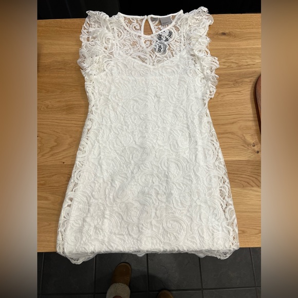 New w/ tags Vero Moda white lace dress - Picture 3 of 4